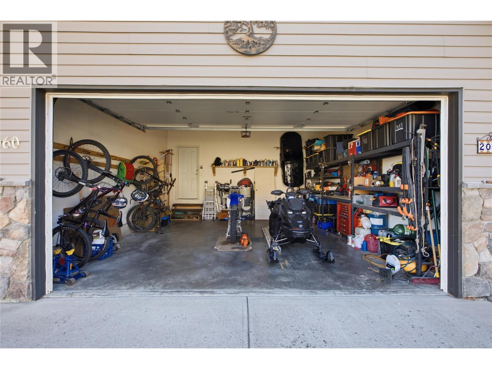2060 Grasslands Boulevard - 56