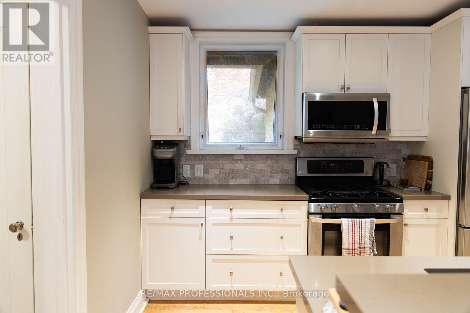 82 ELLIS PARK ROAD, Toronto (High Park-Swansea) — photo 10