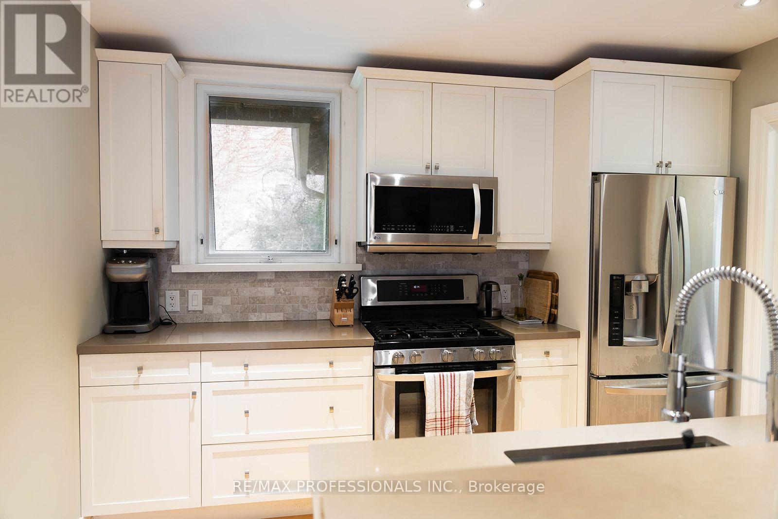 82 ELLIS PARK ROAD, Toronto (High Park-Swansea) — photo 11