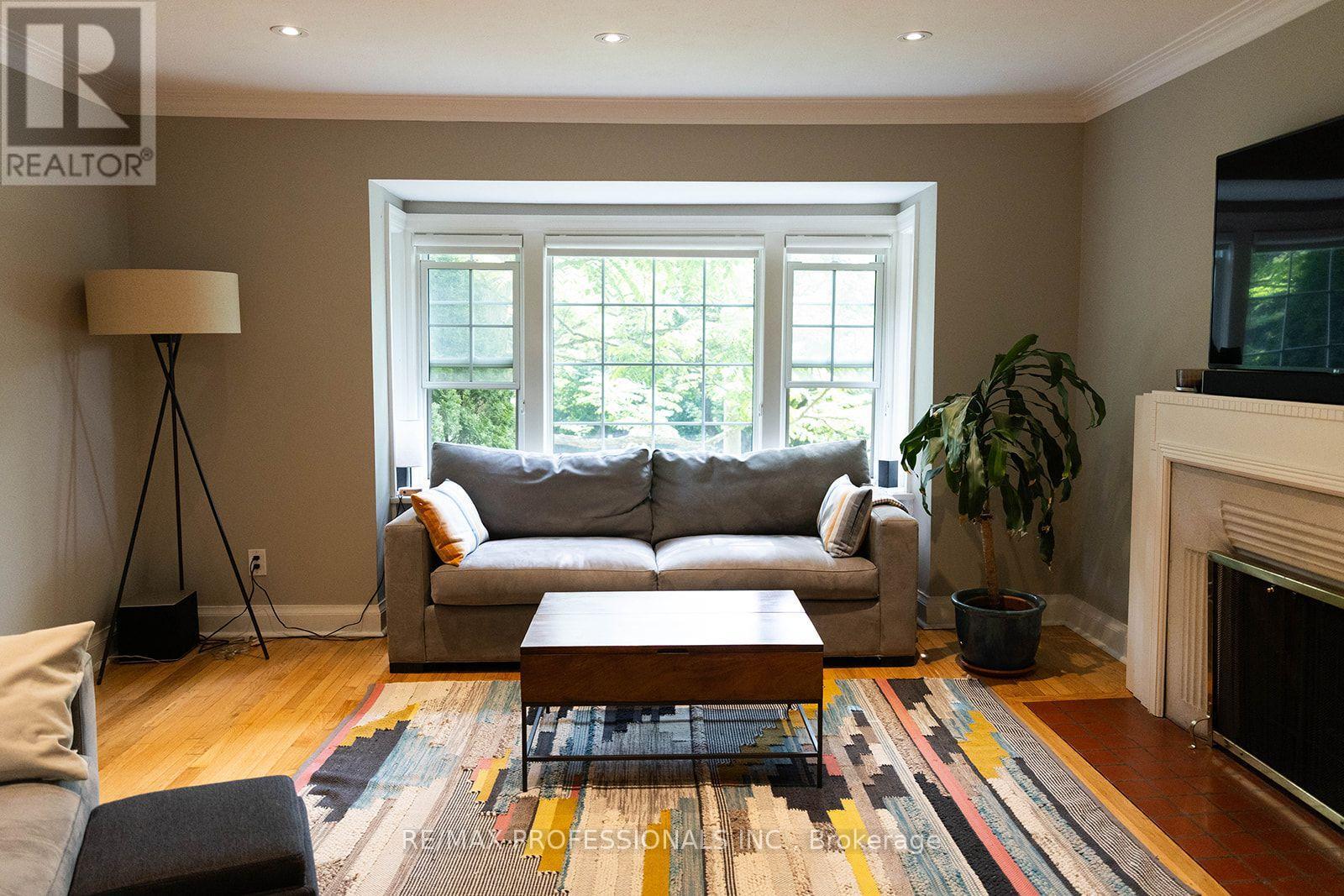 82 ELLIS PARK ROAD, Toronto (High Park-Swansea) — photo 3