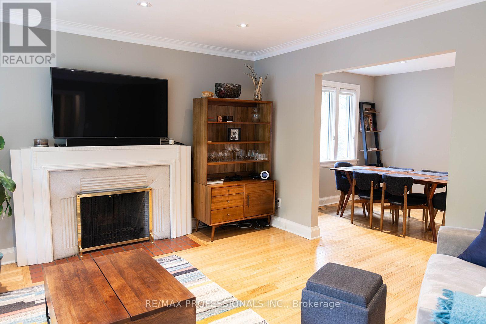 82 ELLIS PARK ROAD, Toronto (High Park-Swansea) — photo 5