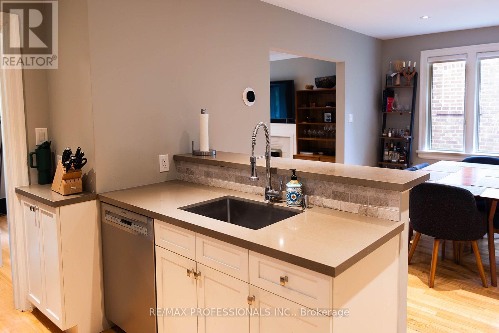 82 ELLIS PARK ROAD, Toronto (High Park-Swansea) — photo 8