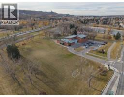 5216 18 Avenue Nw, Calgary, AB T3B0R3 Photo 44