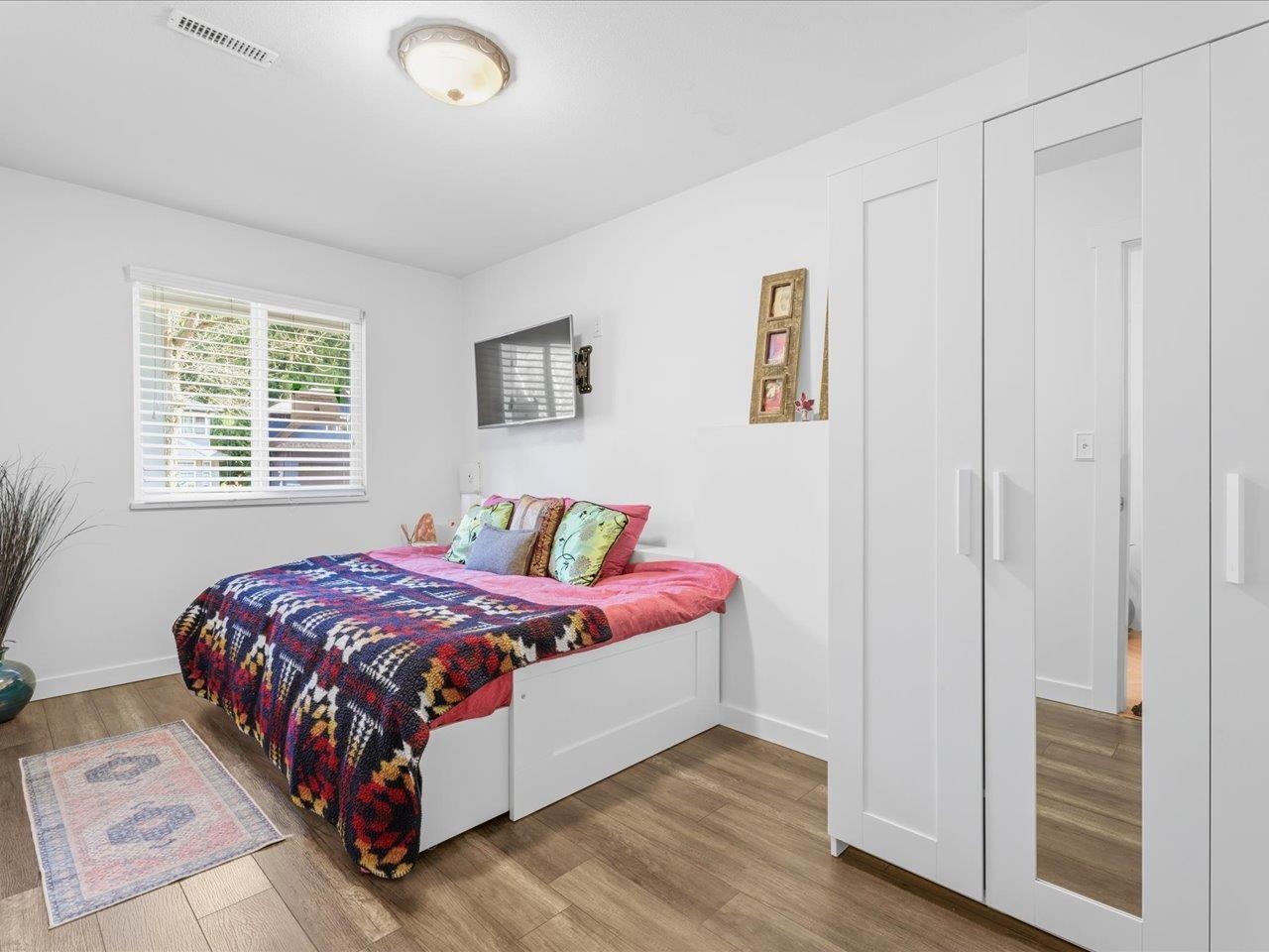 Photo of 9007 214B STREET 22