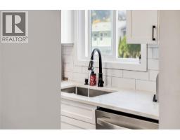3307 Laurel Crescent, Trail, BC V1R4M6 Photo 11