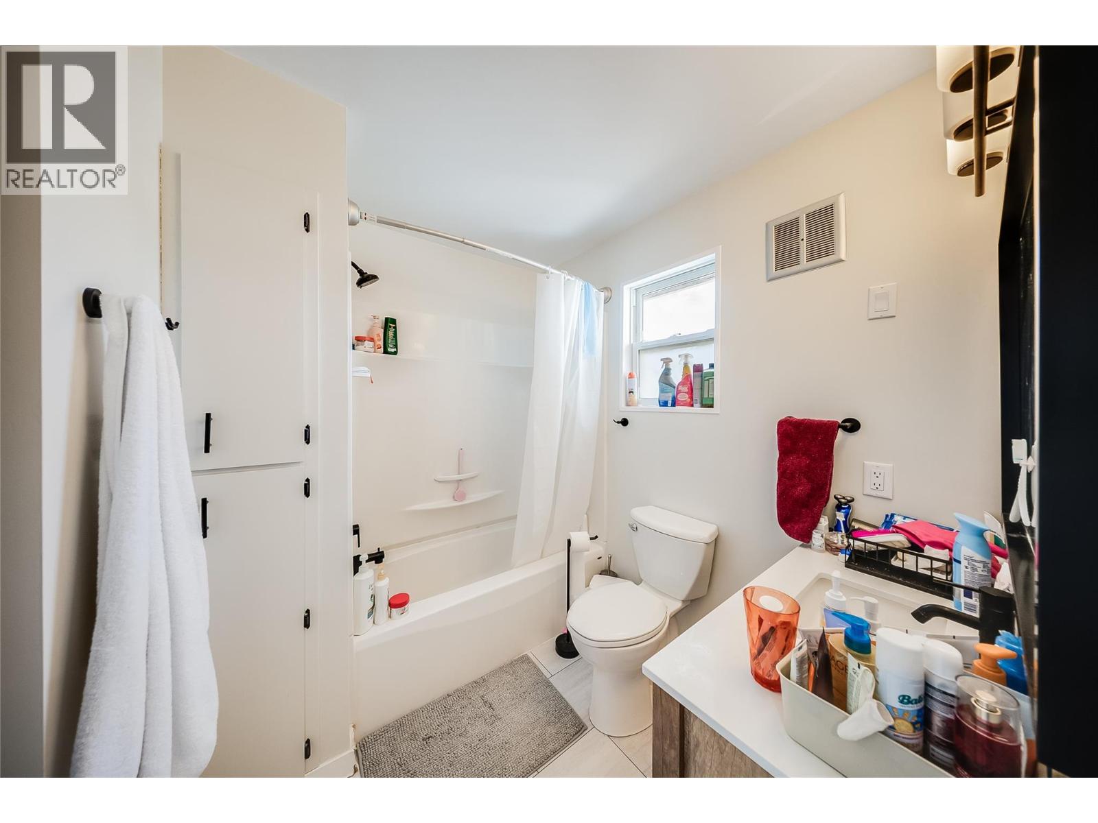 3307 LAUREL Crescent, Trail - Image 1