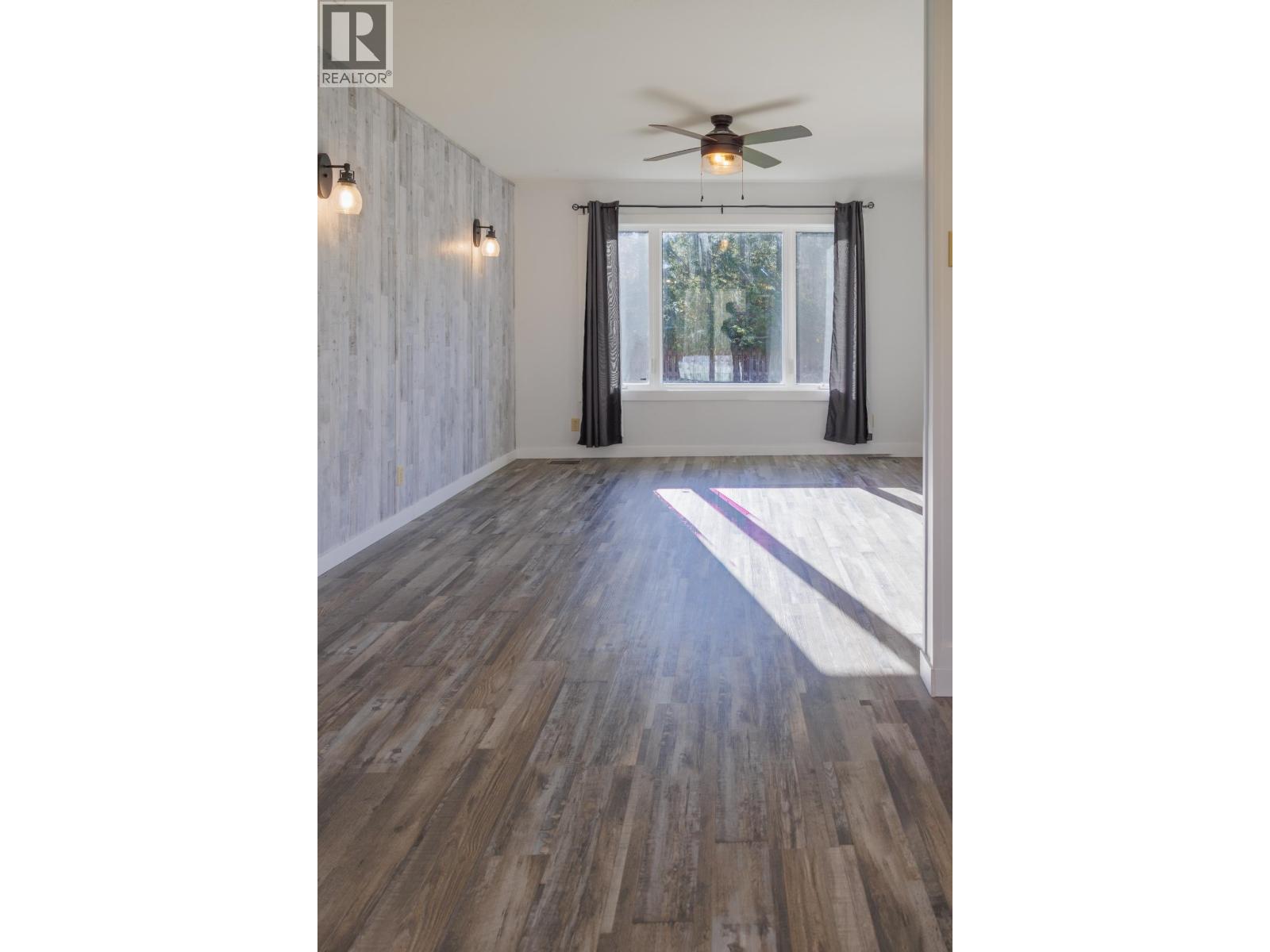 1115 MCBRIDE CRESCENT - 29