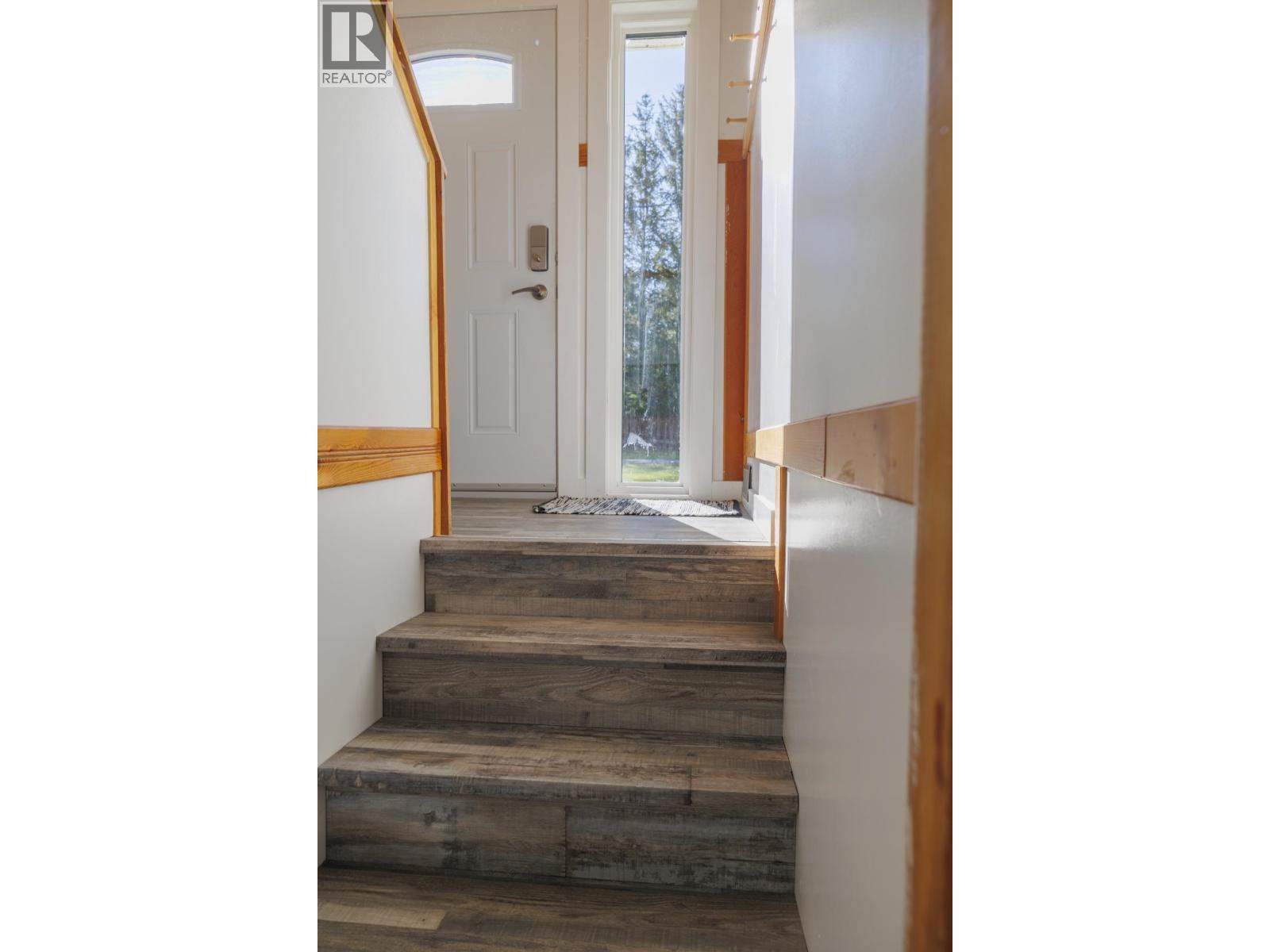 1115 MCBRIDE CRESCENT - 26