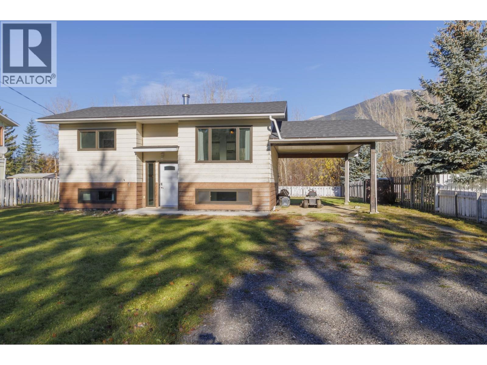 1115 MCBRIDE CRESCENT - 33
