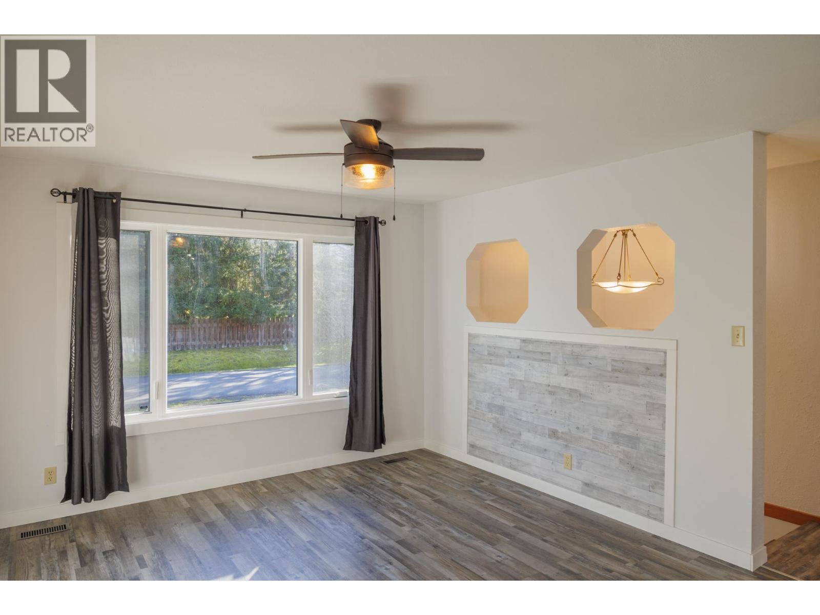 1115 MCBRIDE CRESCENT - 27