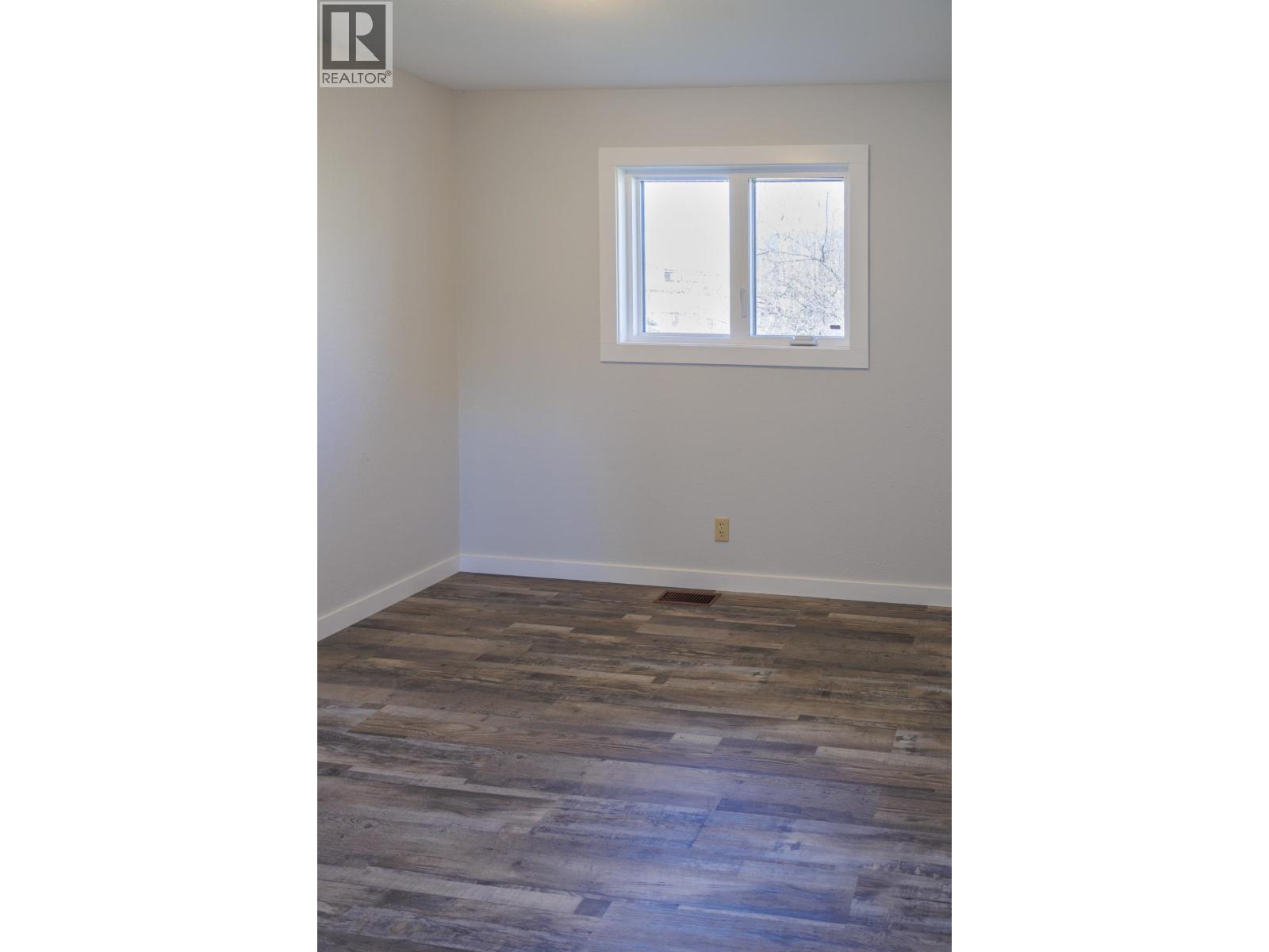 1115 MCBRIDE CRESCENT - 15