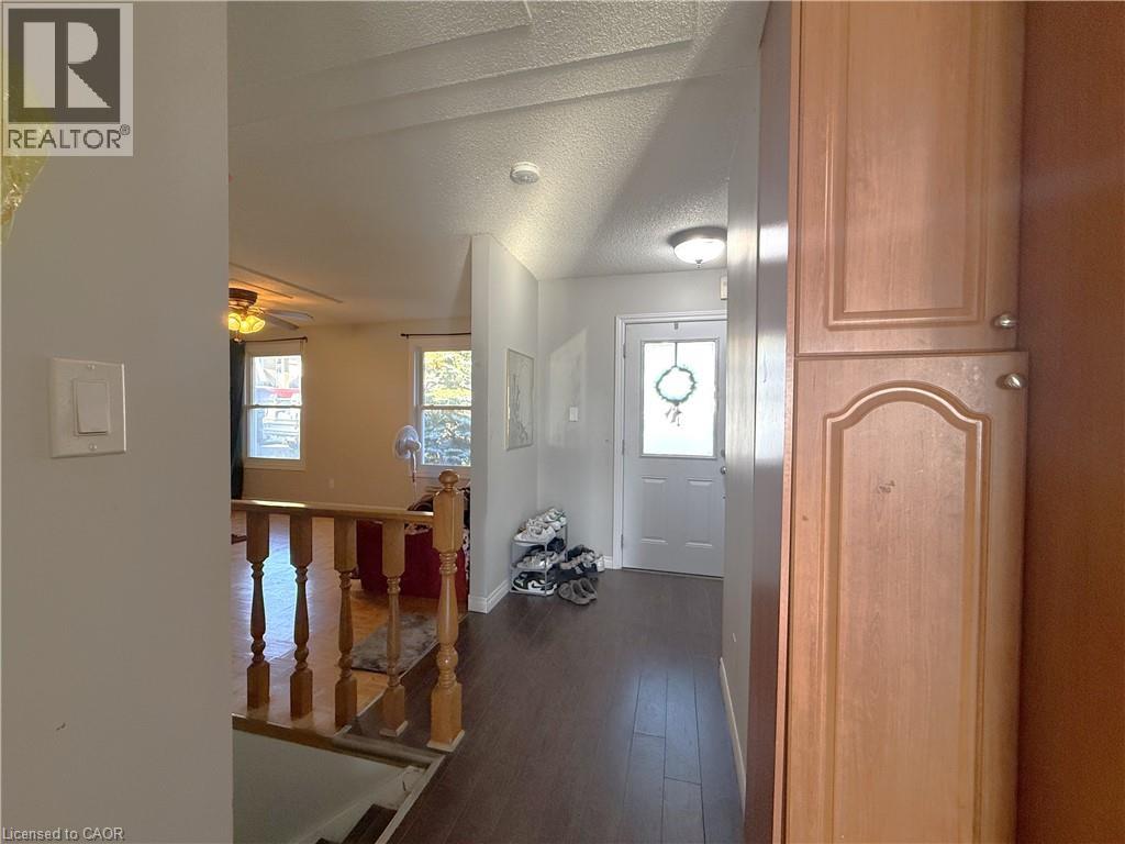 42 SOUTHWOOD Court — photo 3
