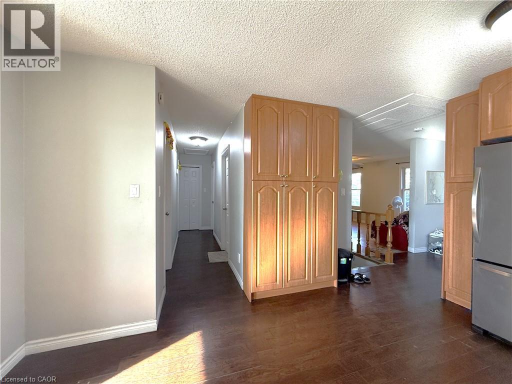 42 SOUTHWOOD Court, Kitchener — photo 11