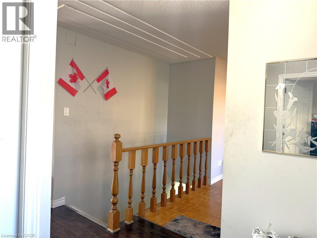 42 SOUTHWOOD Court, Kitchener — photo 4