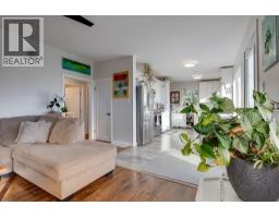 Photo 8 of 37, 125 RONDANE CRESCENT · Prince George, BC