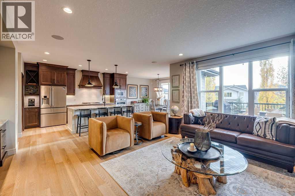 64 Cranbrook Crescent SE photo 16