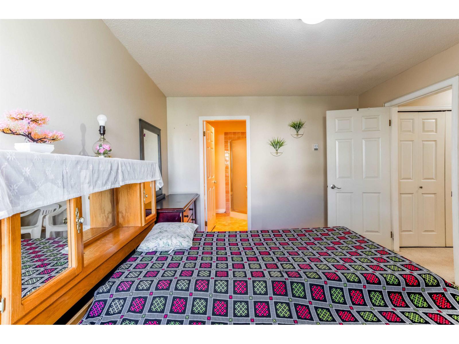 Photo of 2 2456 WARE STREET 13