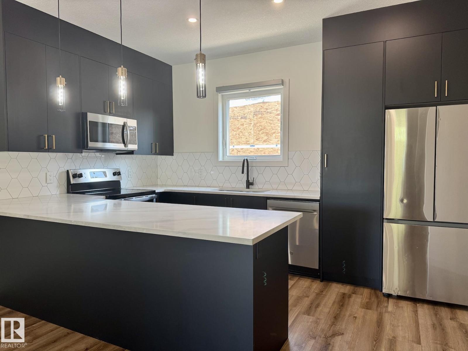Property photograph 1 for MLS E4497344