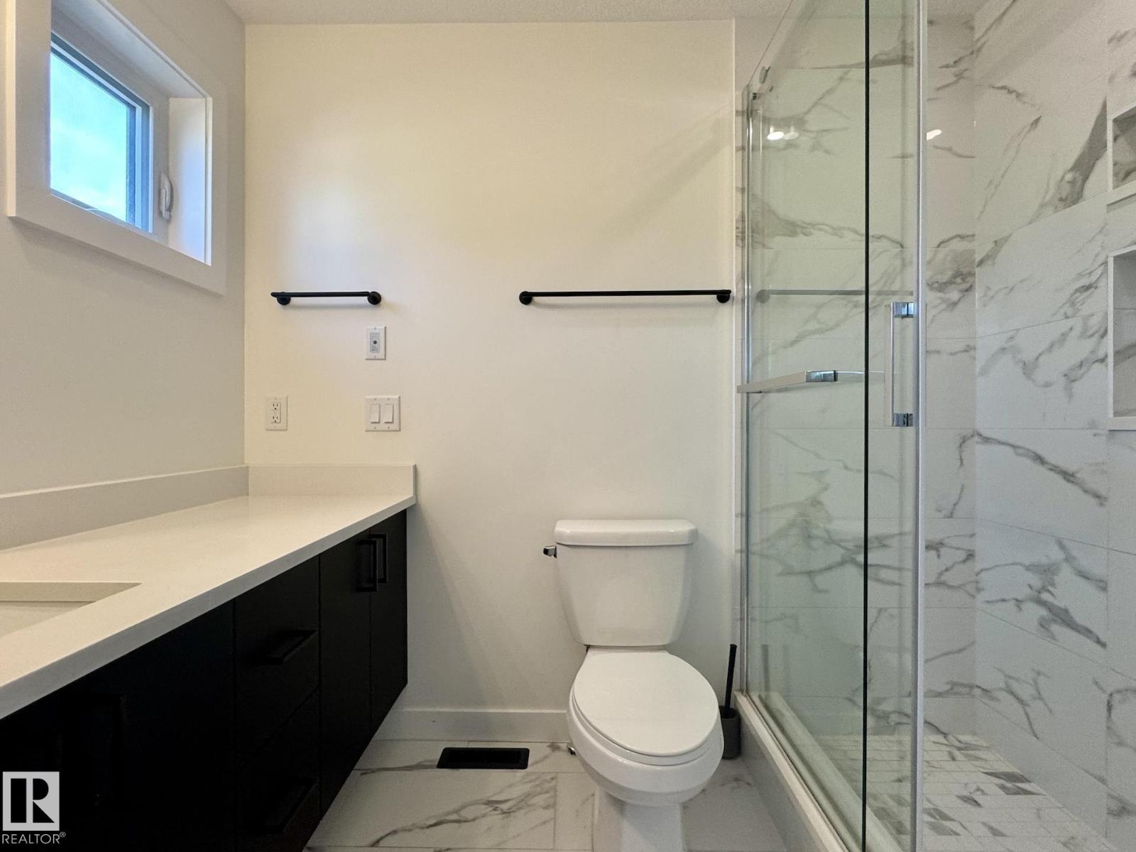 Property photograph 8 for MLS E4497344