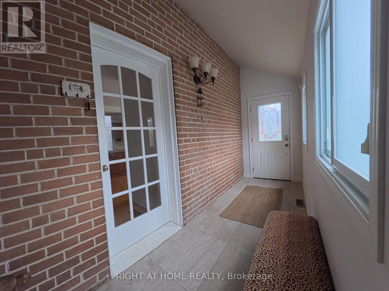 35 KNOWLES CRESCENT, Aurora (Aurora Highlands) — photo 3