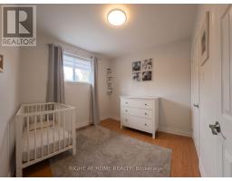 35 Knowles Crescent, Aurora, ON L4G1Z6 Photo 11