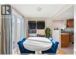 4pc Bathroom - 309 Sandringham Road Nw, Calgary, AB T3K3Z1 Photo 8