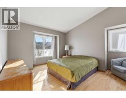 4pc Bathroom - 309 Sandringham Road Nw, Calgary, AB T3K3Z1 Photo 13