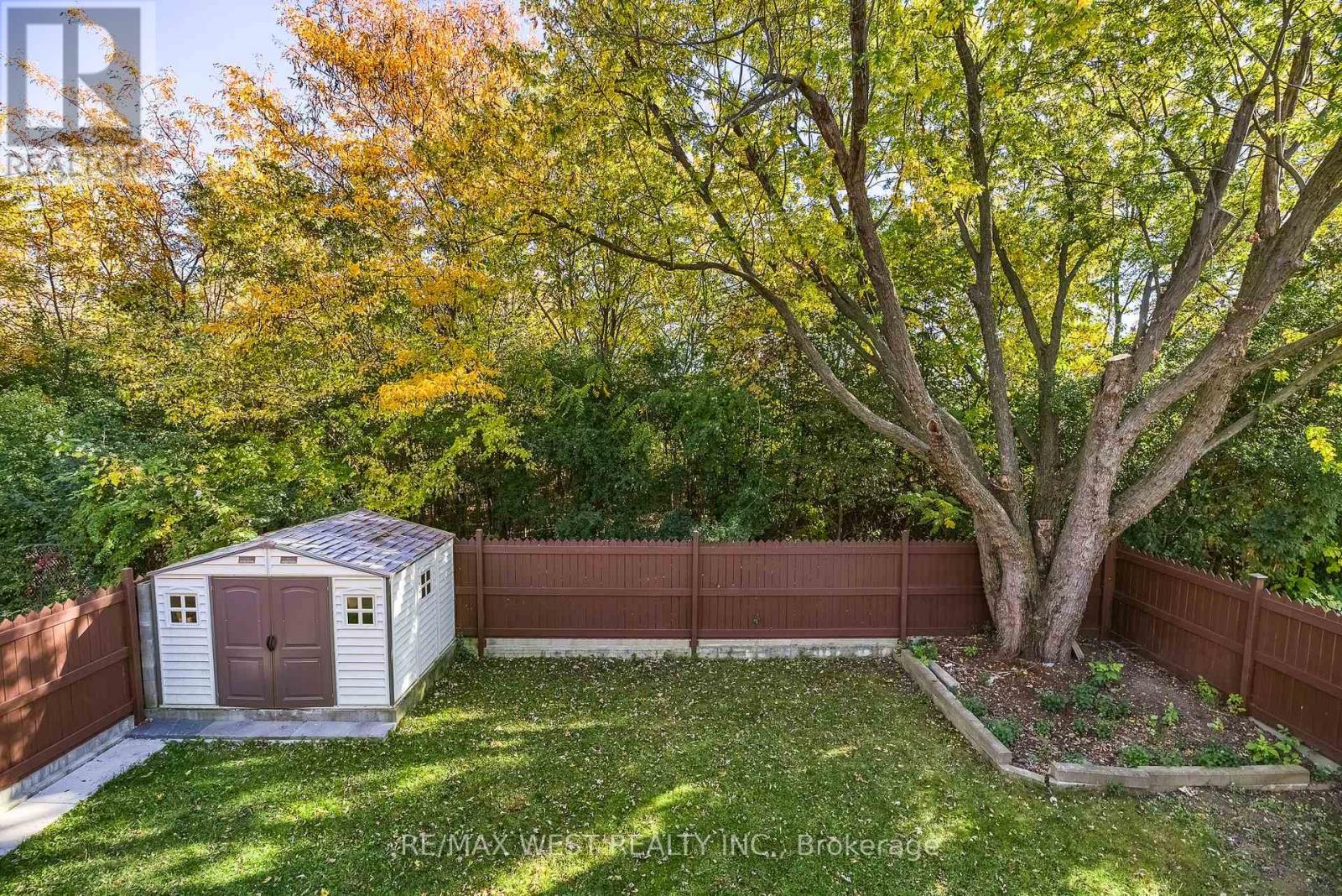 42 Masseygrove Crescent, Toronto, ON photo 19