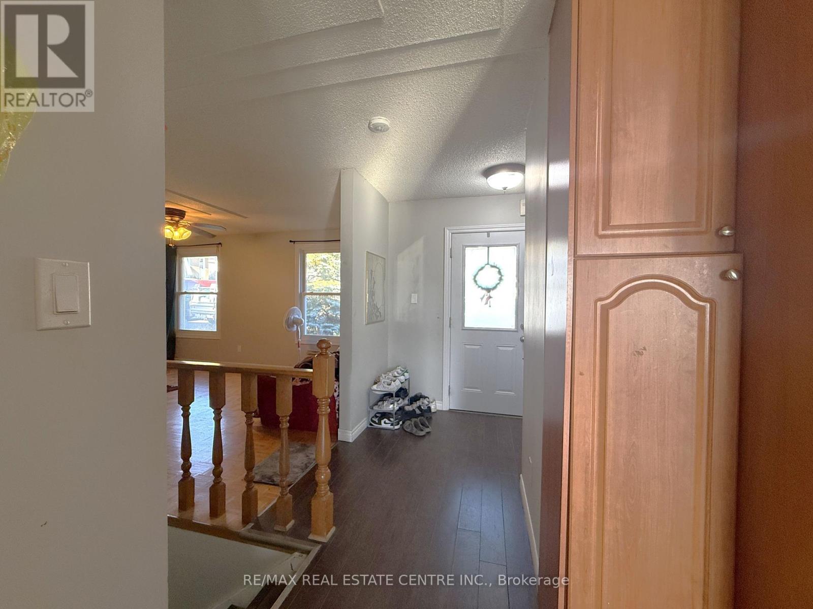 42 SOUTHWOOD COURT, Kitchener — photo 3