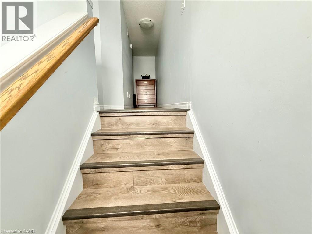 22 MADELEINE Street, Kitchener — photo 12
