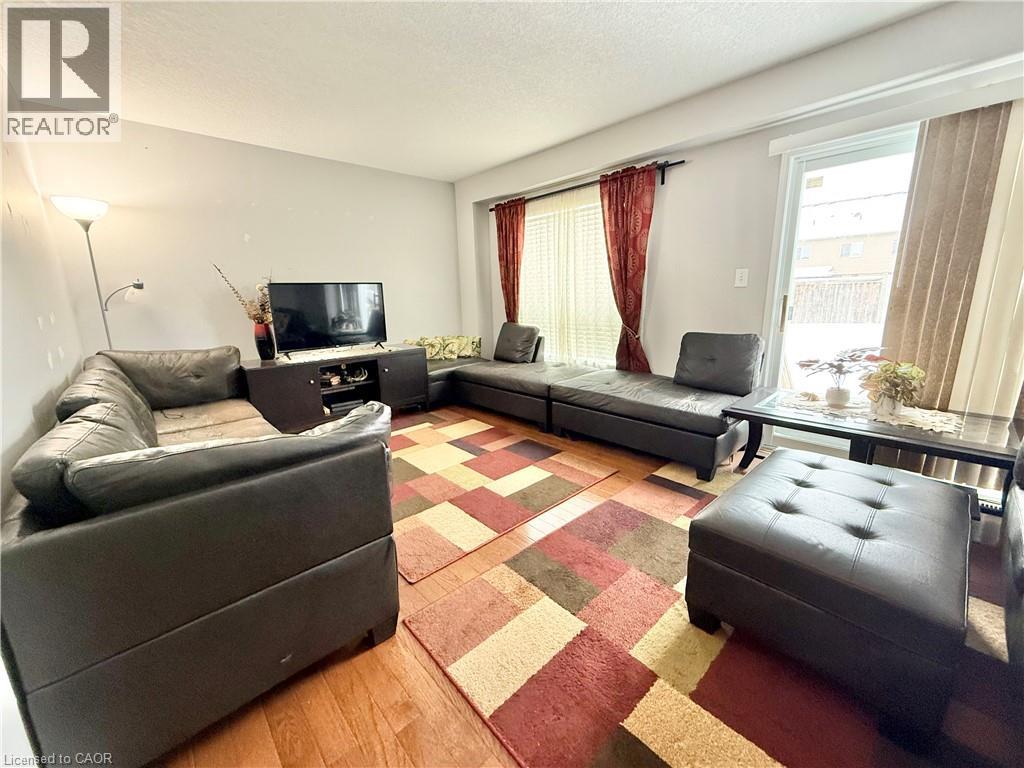 22 MADELEINE Street, Kitchener — photo 7
