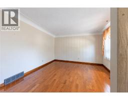Primary Bedroom - 28 Shadyside Avenue, Hamilton, ON L8V3E3 Photo 9