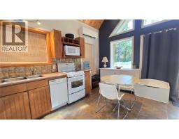 434 Dunshire Dr, Gabriola Island, BC V0R1X2 Photo 10