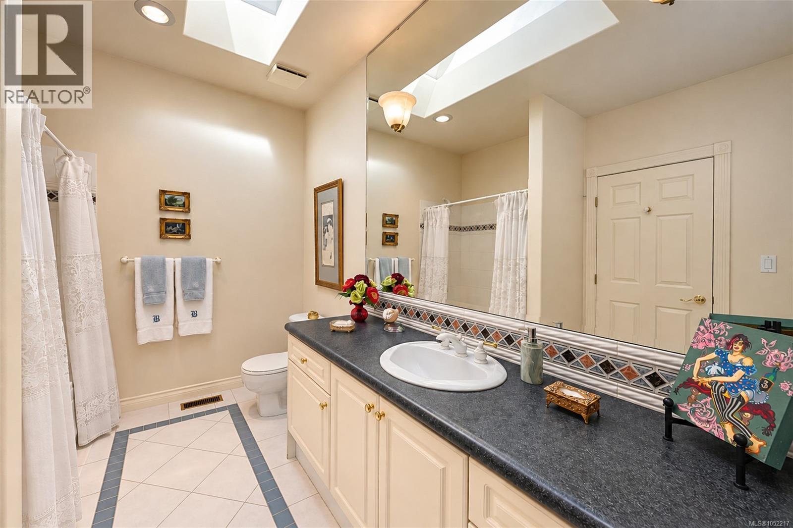 #10 942 Boulderwood Rise - 31