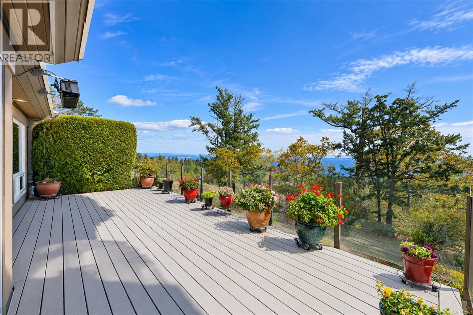 10 942 Boulderwood Rise, Saanich