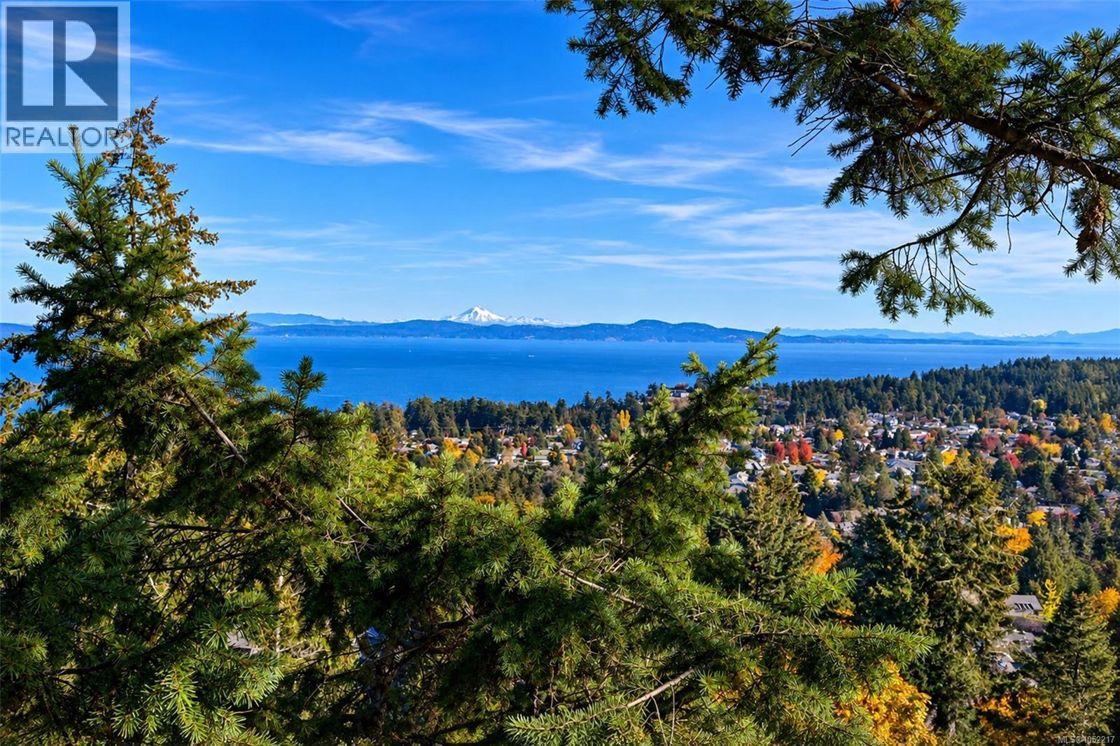 10 942 Boulderwood Rise, Saanich