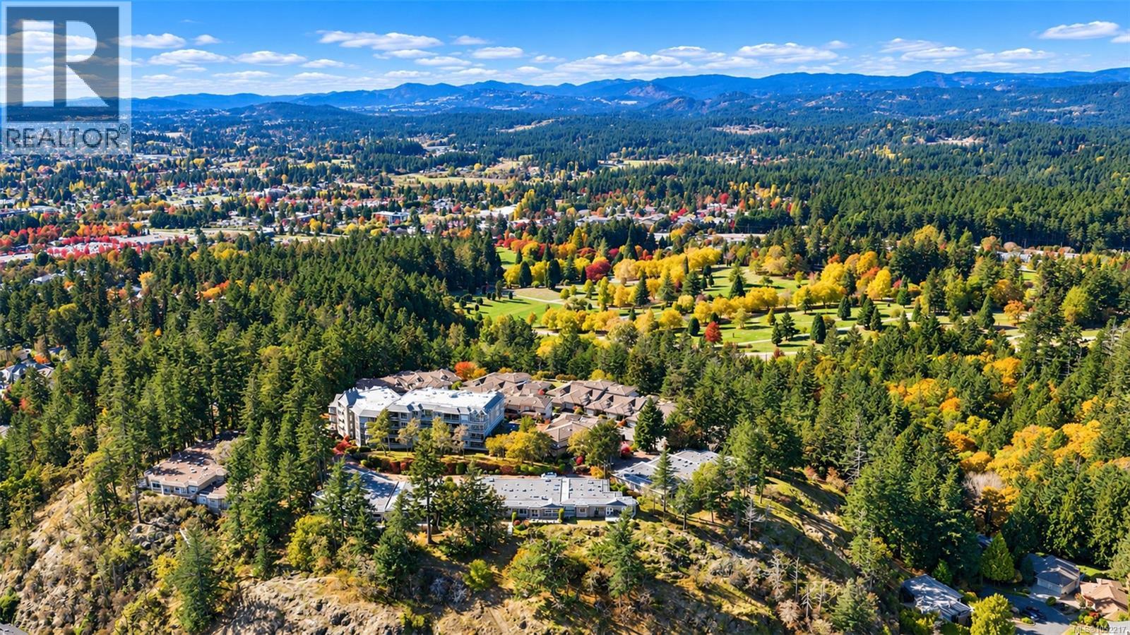 10 942 Boulderwood Rise, Saanich