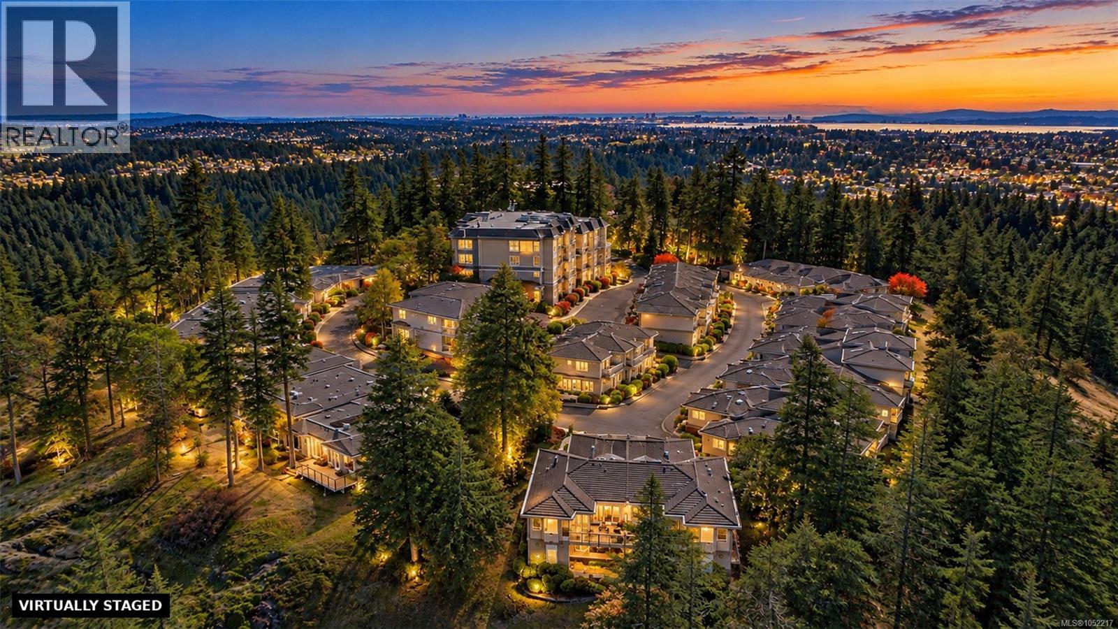 10 942 Boulderwood Rise, Saanich