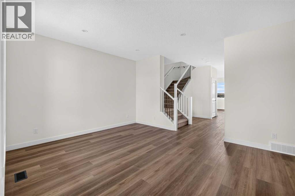 165 Silver Spruce Road SW photo 4