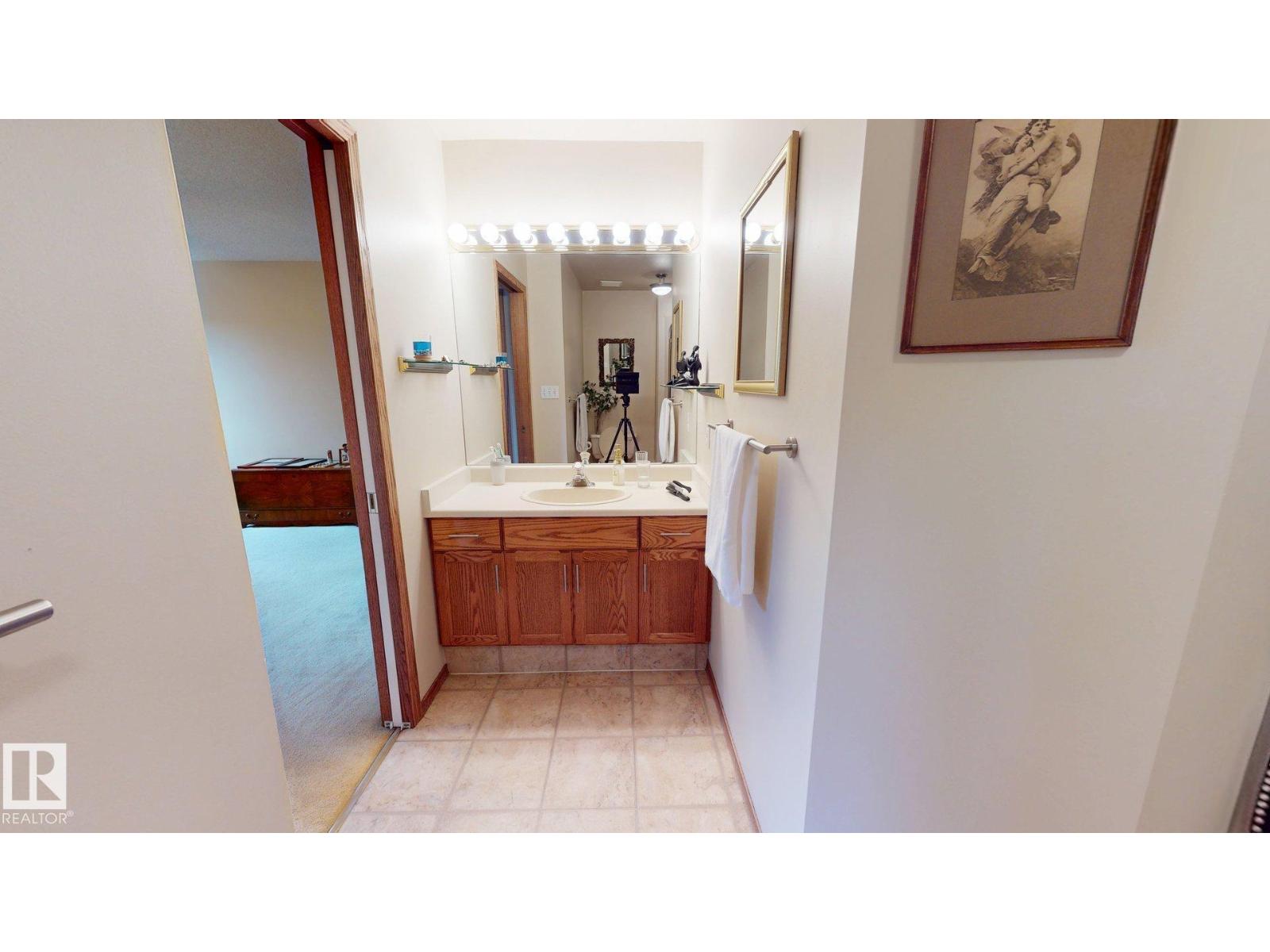 15 Belmont Drive, photo 23
