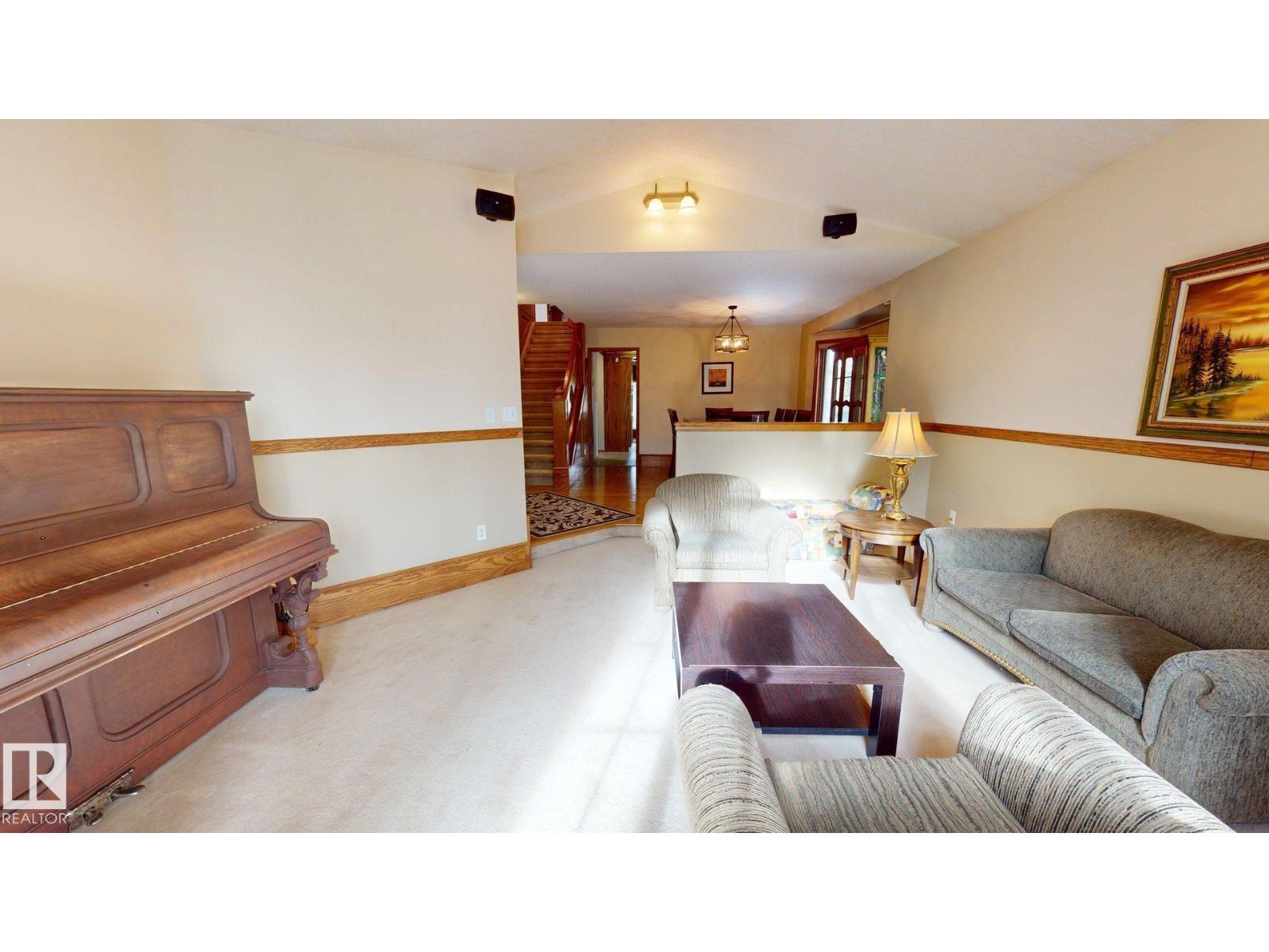 15 Belmont Drive, photo 4