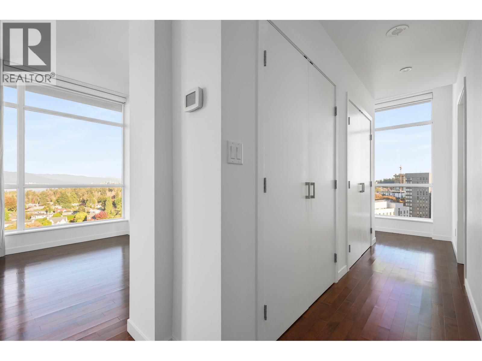 Photo of 1601 5989 WALTER GAGE ROAD 20