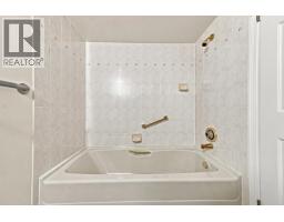 214 121 W 29 Street, North Vancouver, BC V7N4L6 Photo 19