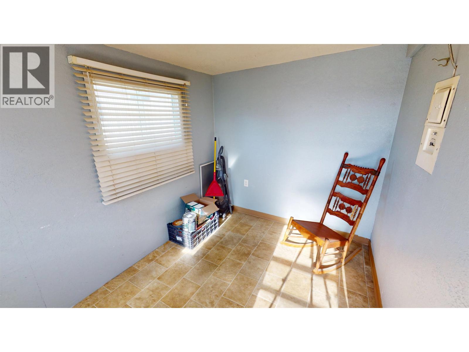#23 950 ANDERSON DRIVE - 12