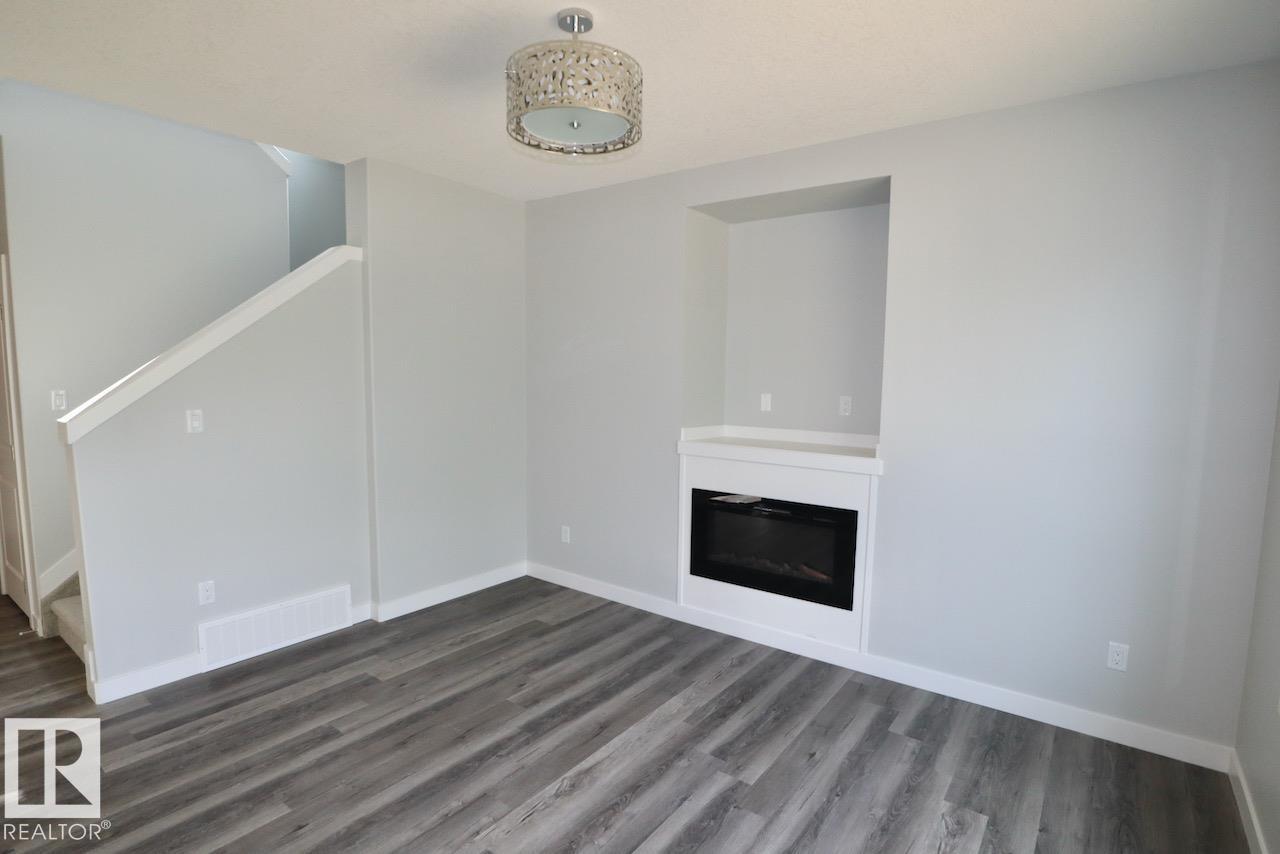 Property photograph 5 for MLS E4510716
