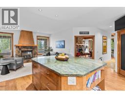 Kitchen - 478 Okaview Road, Kelowna, BC V1Y7R3 Photo 18