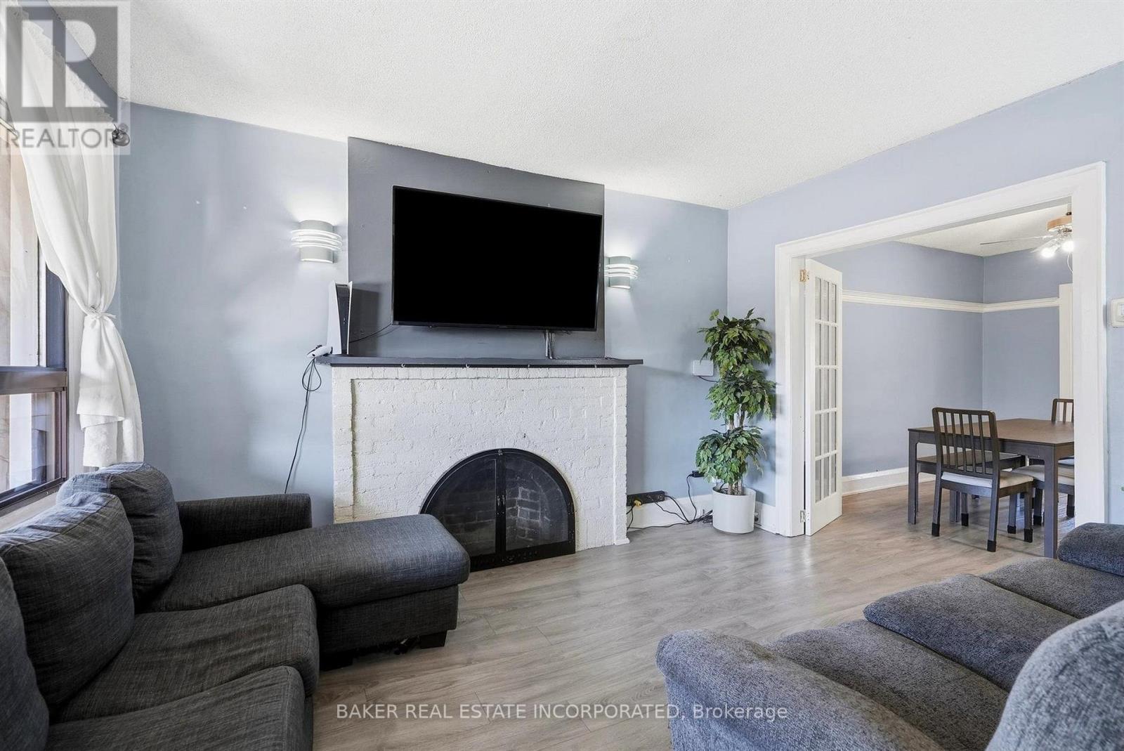 Photo of 1867 DUFFERIN STREET