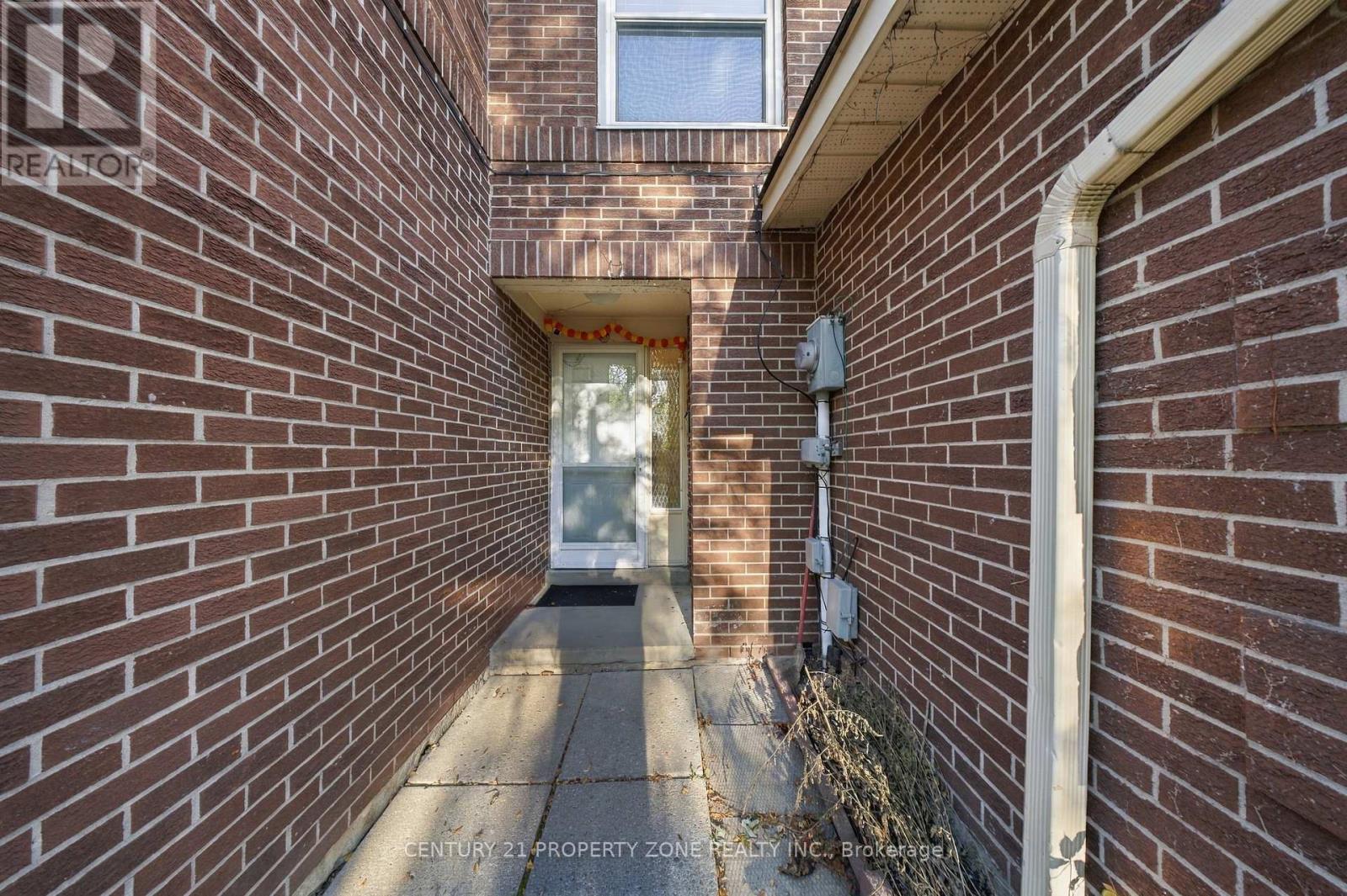 38 EDEN PARK, Brampton (Southgate) — photo 3