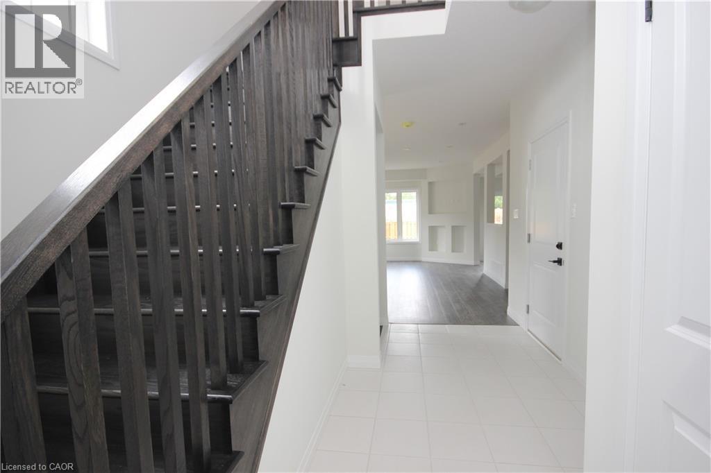 1 DRESSER Lane, Ancaster — photo 4