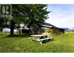 13226 Highway 31, Meadow Creek, BC V0G1N0 Photo 11